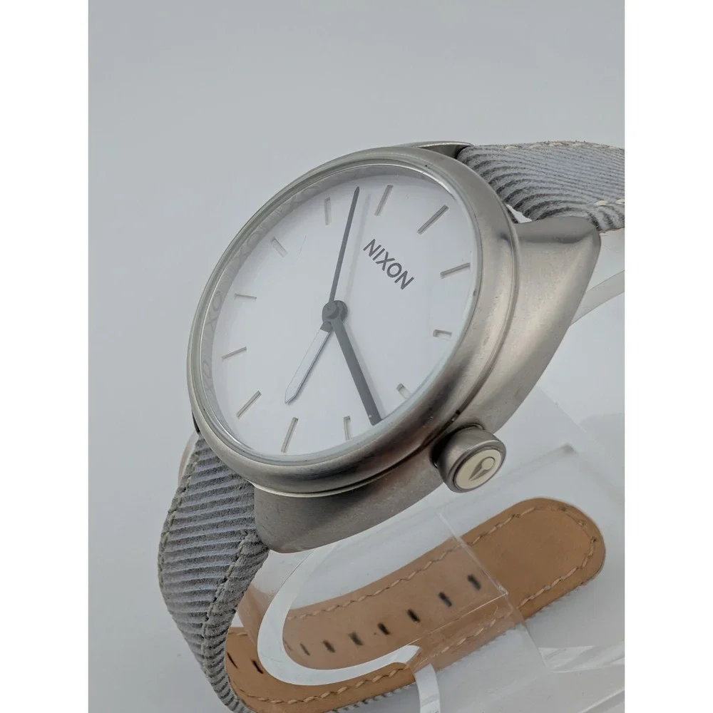 NIXON Elemantary‎ The Wit Watch Women 39mm Case Gray Leather Band- New Battery